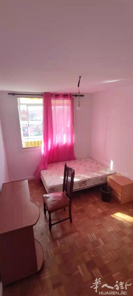 🏡巴塞单间出租Gravia大街上，西班牙广场附近，家具齐全，拎包入住，租金40
