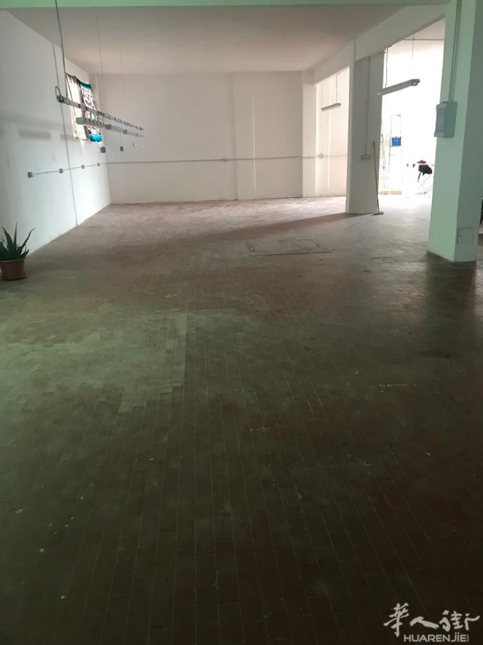 空工厂有人塔铺吗地址signa去Prato工业区十几分钟到firenze工业区十