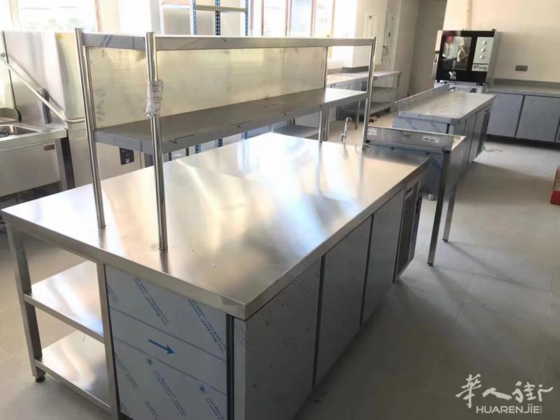 出售不锈钢工作台冰箱，不锈钢立式冰箱等餐饮设备，奶茶操作台冰箱等