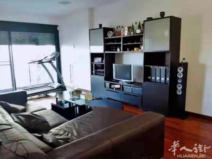 🏡巴塞单间出租，Sant Adrià de Besòs 附近。。具体地址：Ca