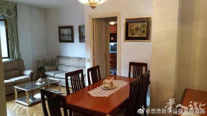 🏡5号线vista alegre 站单间，6号线oporto，出门有多条公交线