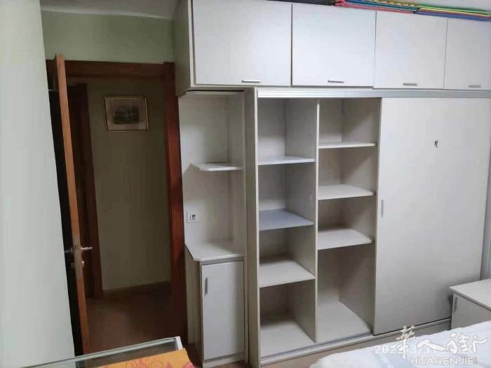 🏡巴塞单间出租新装修大房间，granvia2号这边ikla对面，主卧，希望不抽