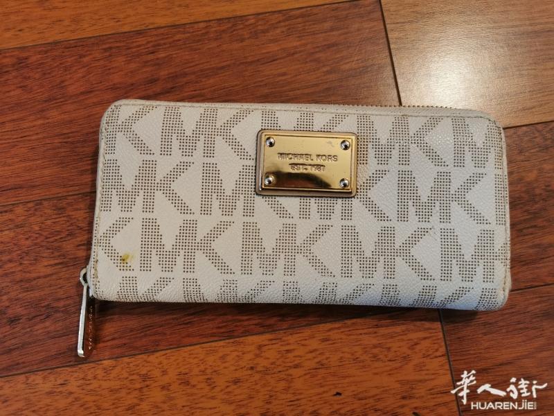 便宜出 Michael Kors 大号米白色钱包卡包零钱包