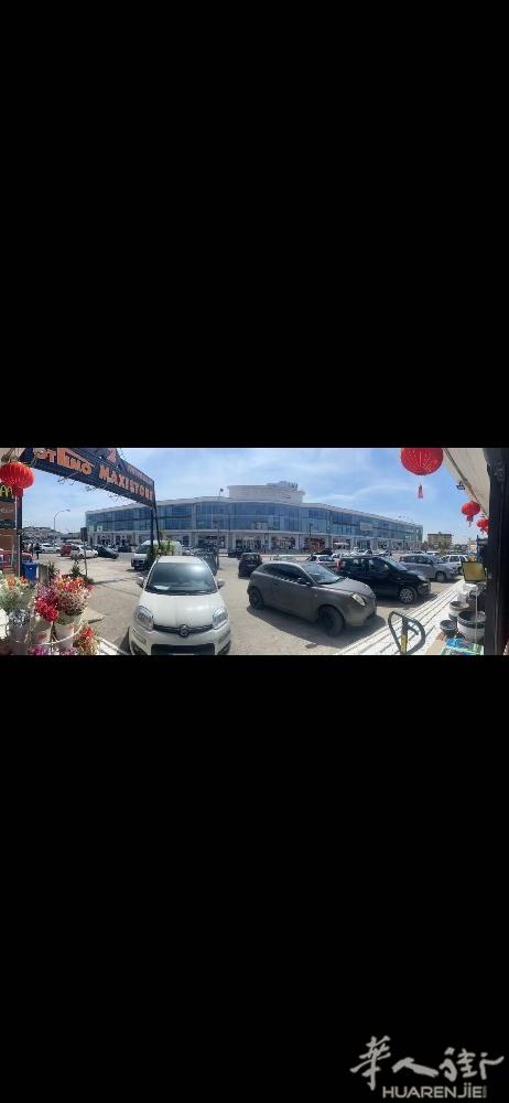 caserta市中心旺店转让：店面位于caserta市中心城区，面积880平方，