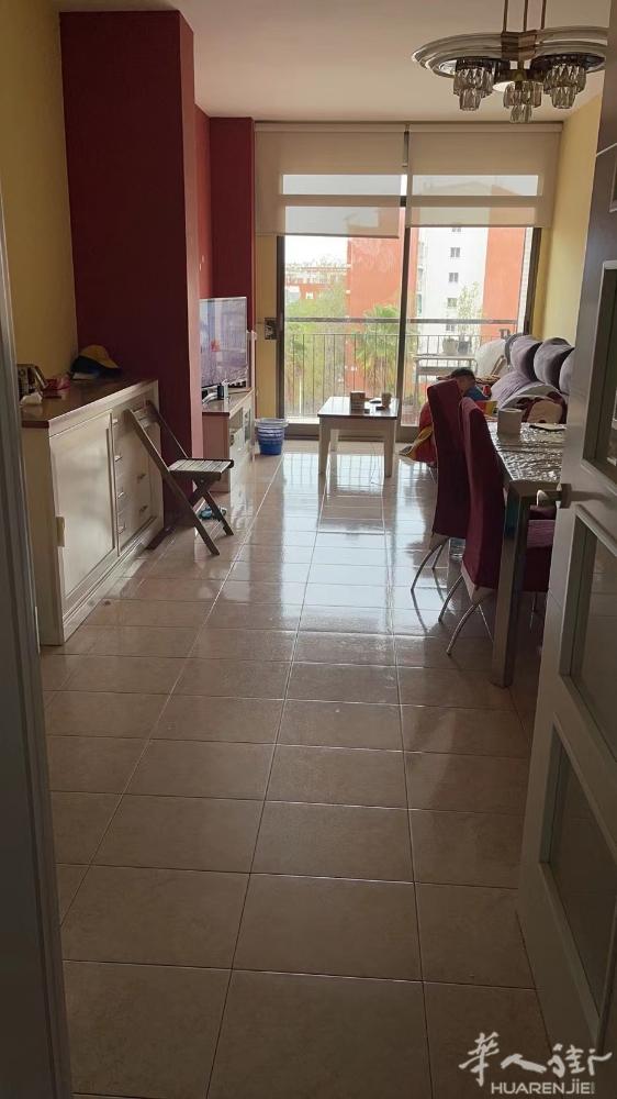 🏡巴塞单间出租，clot附近，房子四室两卫，超大客厅，家具齐全，拎包入住 ​租