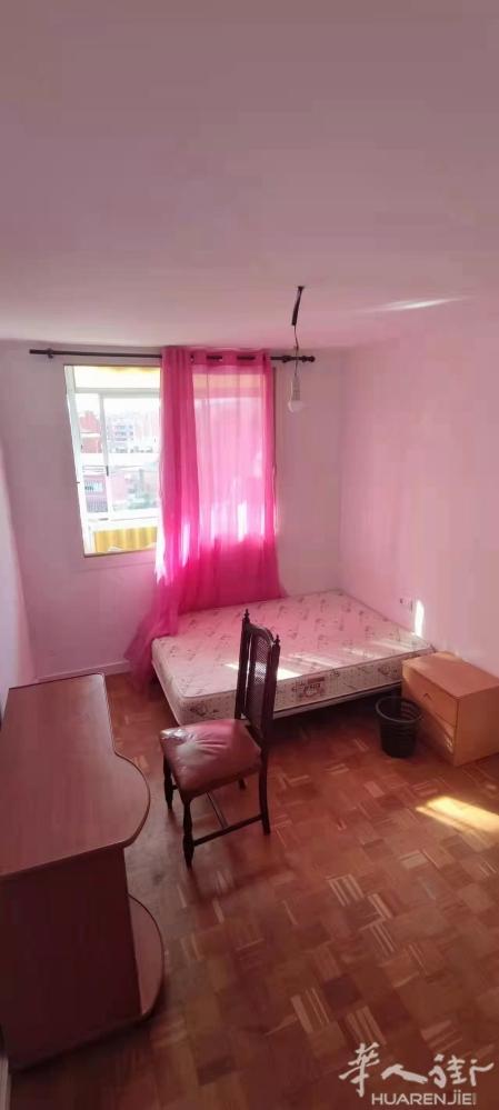 🏡巴塞单间Gravia大街上，西班牙广场附近，家具齐全，拎包入住，租金400全