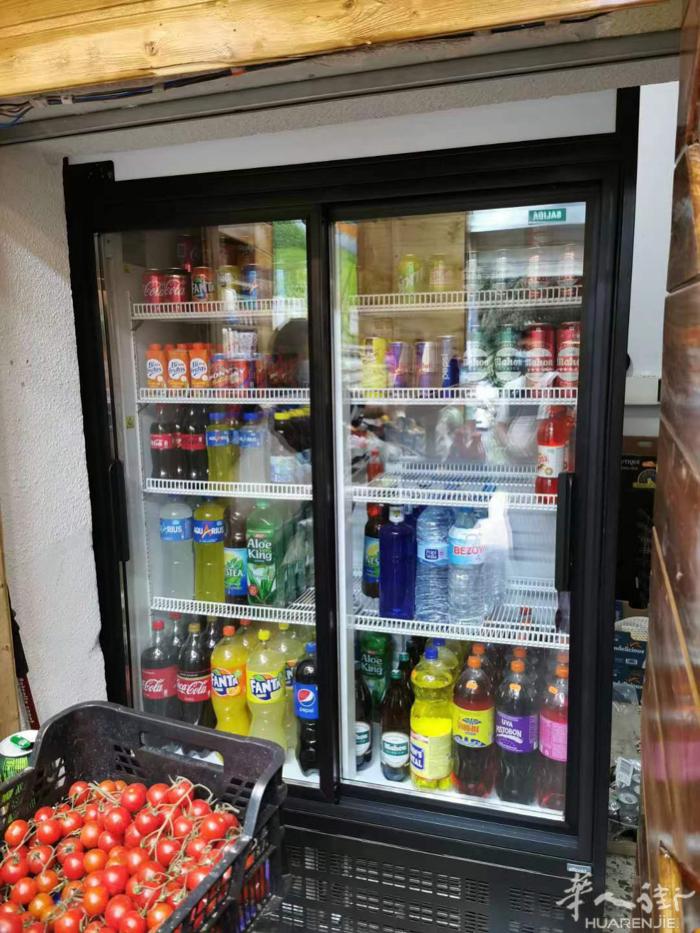 usera附近出售二手糖果店冰箱 600 欧 无维修 店面 先到先得