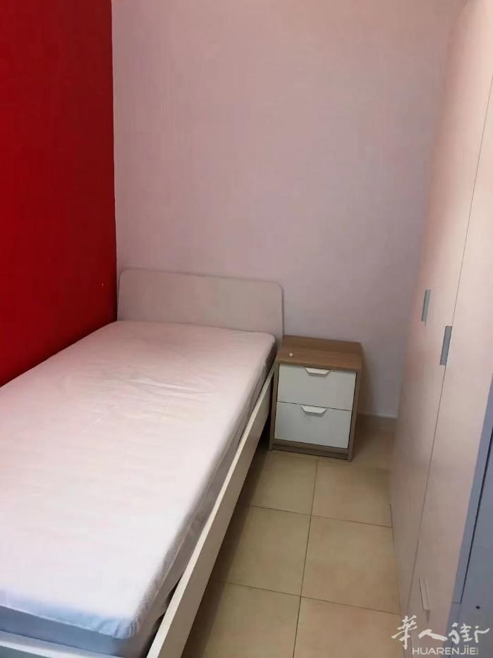 🏡巴塞羅那Sant Antoni单人房出租，离1路地铁urgell步行5分钟，