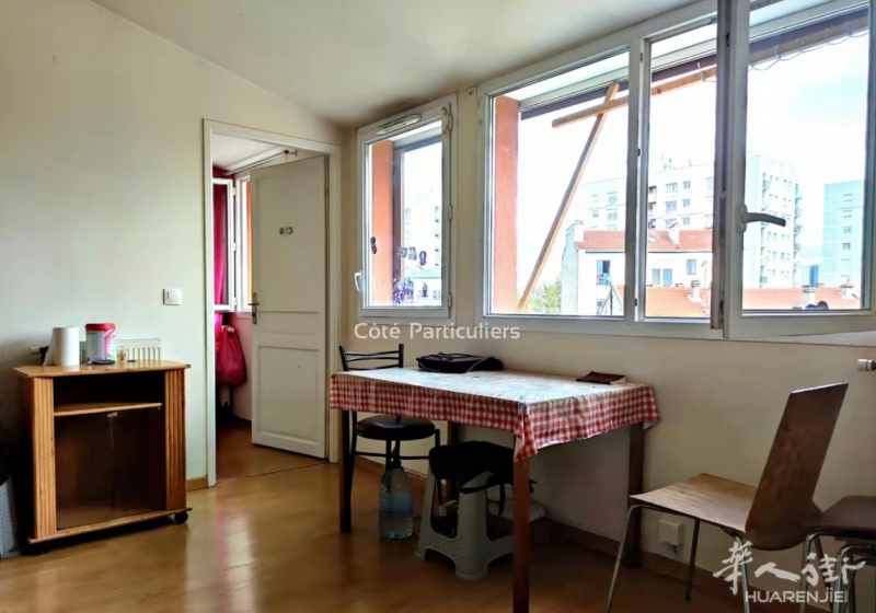 中瑞独家地铁房出售,Aubervilliers两房一厅带1个地下车位,1个摩托车位,1个Cave,仅售25万3千!
