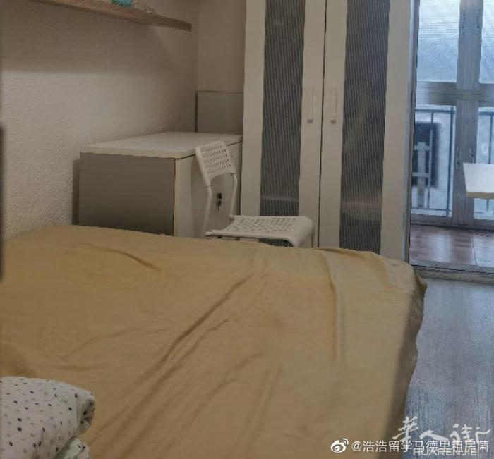🏡Parla火车站附近单间出租，楼下461，471交通方便，超市货行应有尽有