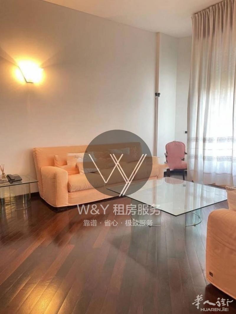 【W&Y】Porta Romana M3 超大一室两厅两卫 有车位 仓库 空调