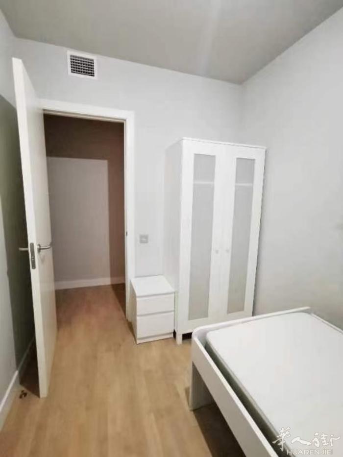 🏡巴塞宽敞明亮，窗户全部超外，光线充足，房子家具电器齐全，装修现代，环