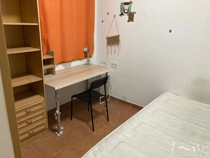 🏡马德里市中心单间出租，特安全区份，外国留学生很多，小区带铁门，周围百元店超市