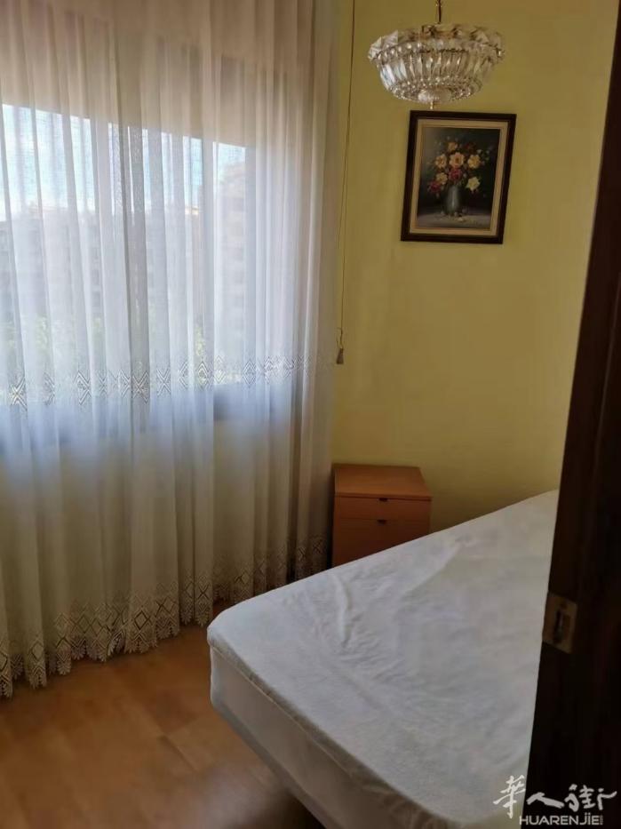 🏡巴塞单间fabra ipuig附近，5楼有电梯，交通方便：H6直达zona