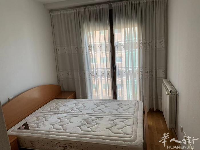 🔵马德里1路地铁sierra guadalupe,小火车Vallecas 整租