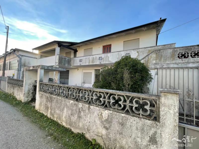 出售独栋别墅带工厂BORGORICCO（PADOVA和CASTELFRANCO中间）