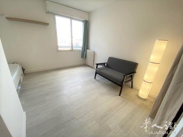 小巴黎18区近地铁22平studio自住/投资优选房，💶 205000欧