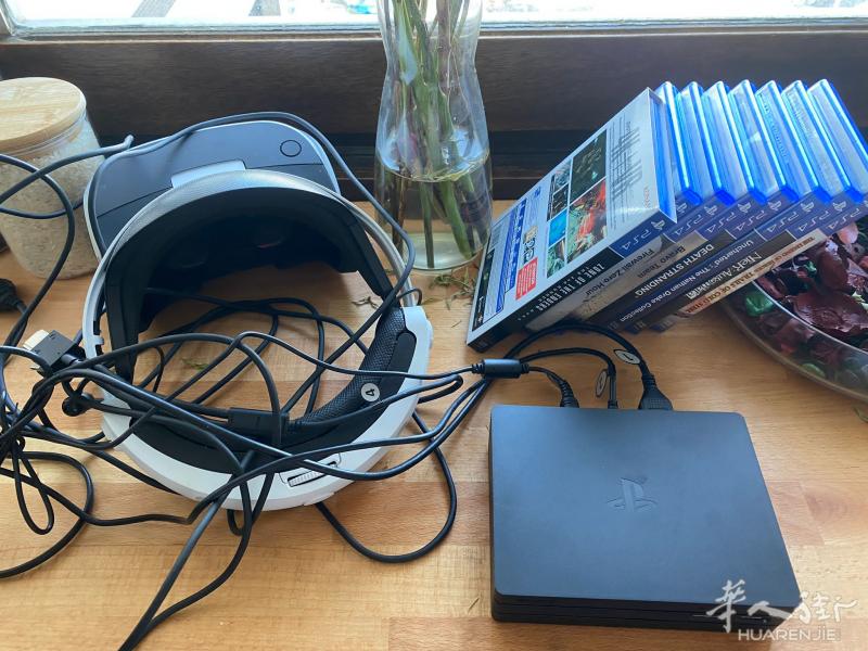160欧出Playstation VR眼镜套装 + aim controller外设 +4个VR游戏+4个非VR游戏 9成新