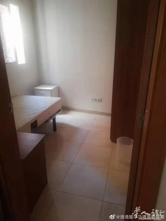 🏡巴塞罗那地铁1/5/9Hospitalet  ，L1florida 地铁口5