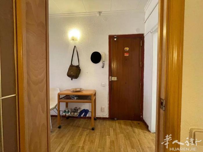🏠巴塞罗那clot区分好房出售，房子3室2卫，105平，4楼带电梯，离地铁3分