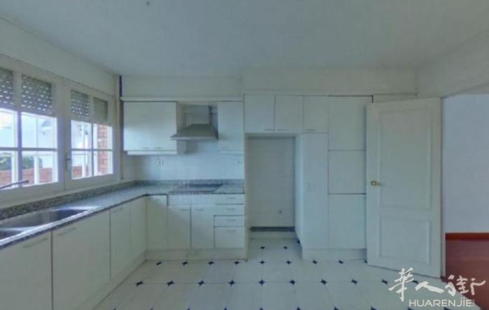 🏠巴塞出售，位于巴塞罗那 Sant Cugat del Valles ，非常适