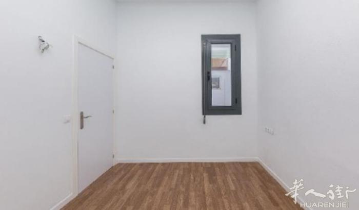 🏠巴塞出售，位于巴塞罗那 calle rosendo arus，71平方米，2