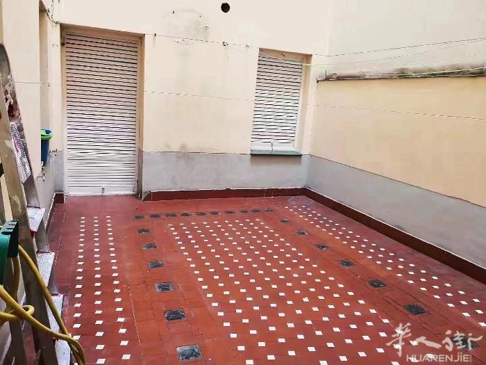🏡arguelles一个大房间既日起出租 ，离地铁口两三分钟，房子装修新