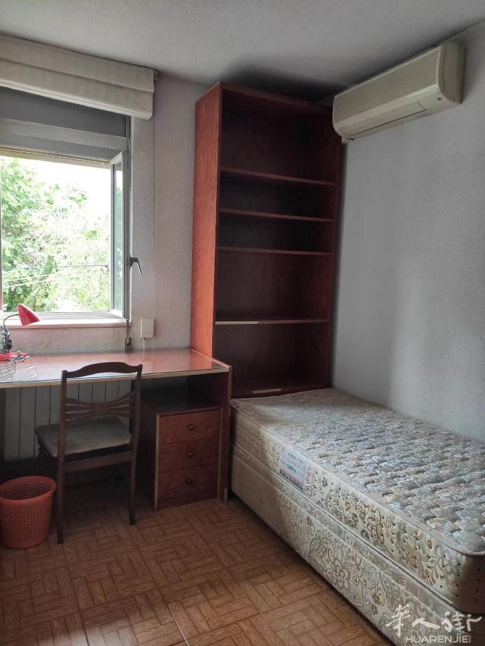 🏡马德里Opotro地铁口走路半分钟就到, 7月出租,带1Gb网络, 租金30