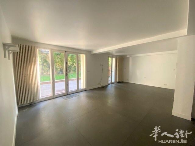 92省Suresnes 近塞纳河220平米的居住面积+80平米花园的三层别墅 💶1 620 000欧