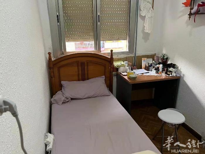 🏡巴塞单间出租，巴塞罗那sabadell norte,近火车站，带电梯，通风，