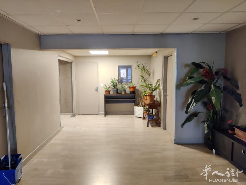 94省Charenton近地铁 35平大studio学区房 269000/26.9万欧