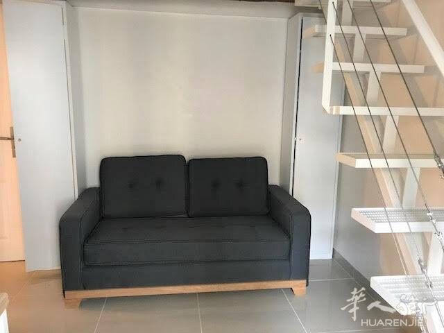 小巴黎9区近地铁 25平小复式studio,绝对的投资优选房,💶 265 000欧/26.5万