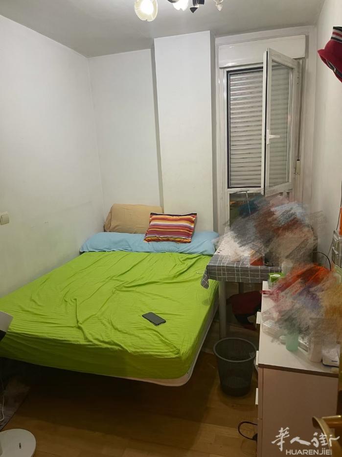 🏡马德里Hospital 12 de Octubre 出租一个大床房。 房