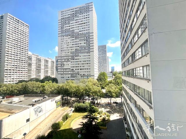 独家 / 公寓 64 平方米 / 在 Porte de Choisy 地铁(7 号线)脚下。
