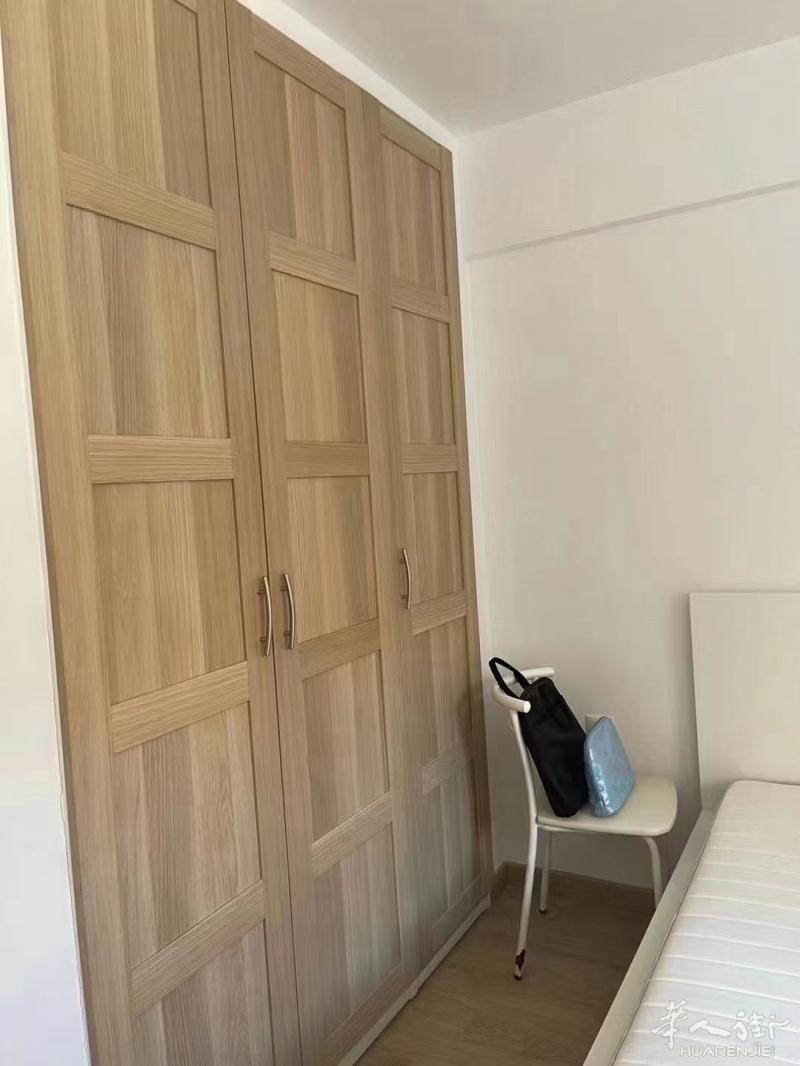 6号线Carpetana4室1厅2卫1200--，