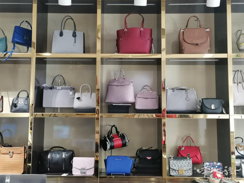 箱包店清仓 Samsonite新秀丽行李箱,MK COACH FURLA LANCEL女士包 特价出售