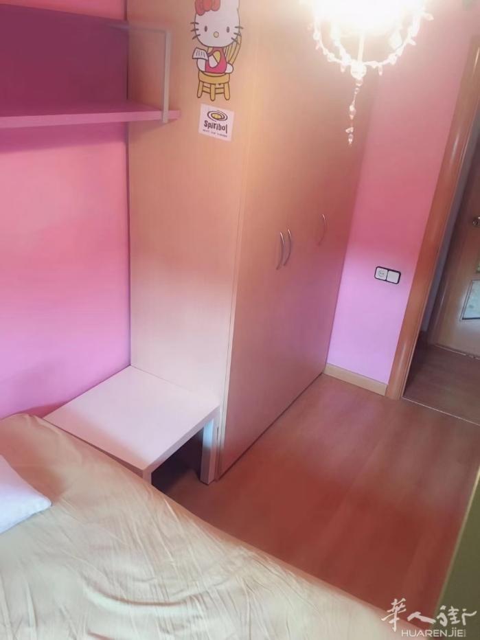 🏡巴塞罗那L2L4 LA PAU附近单间，房子四室，大床房，高层电梯无天井 有