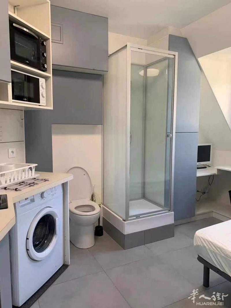 92省 Neuilly Sur Seine   全新装修Studio有门卫双人床洗衣机