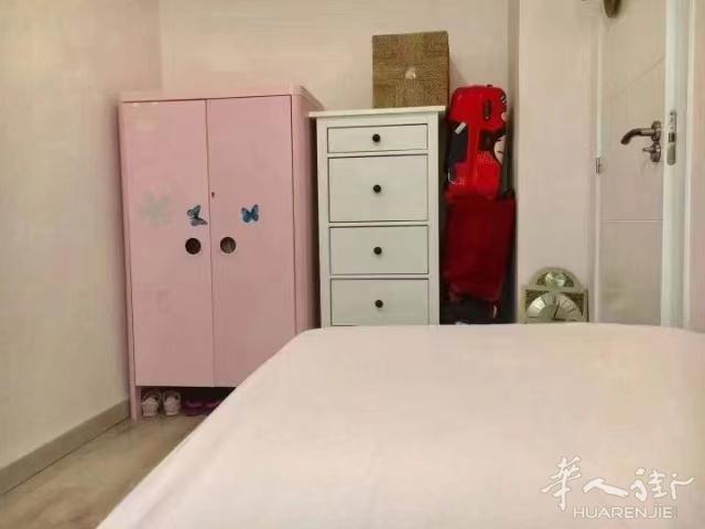 1号线Anton martin2室1厅 1200全包