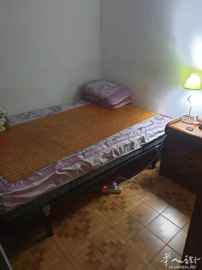 🏡巴塞单间出租，巴塞罗那市中心fapra ipugi房附近，房子三室一厅一卫，