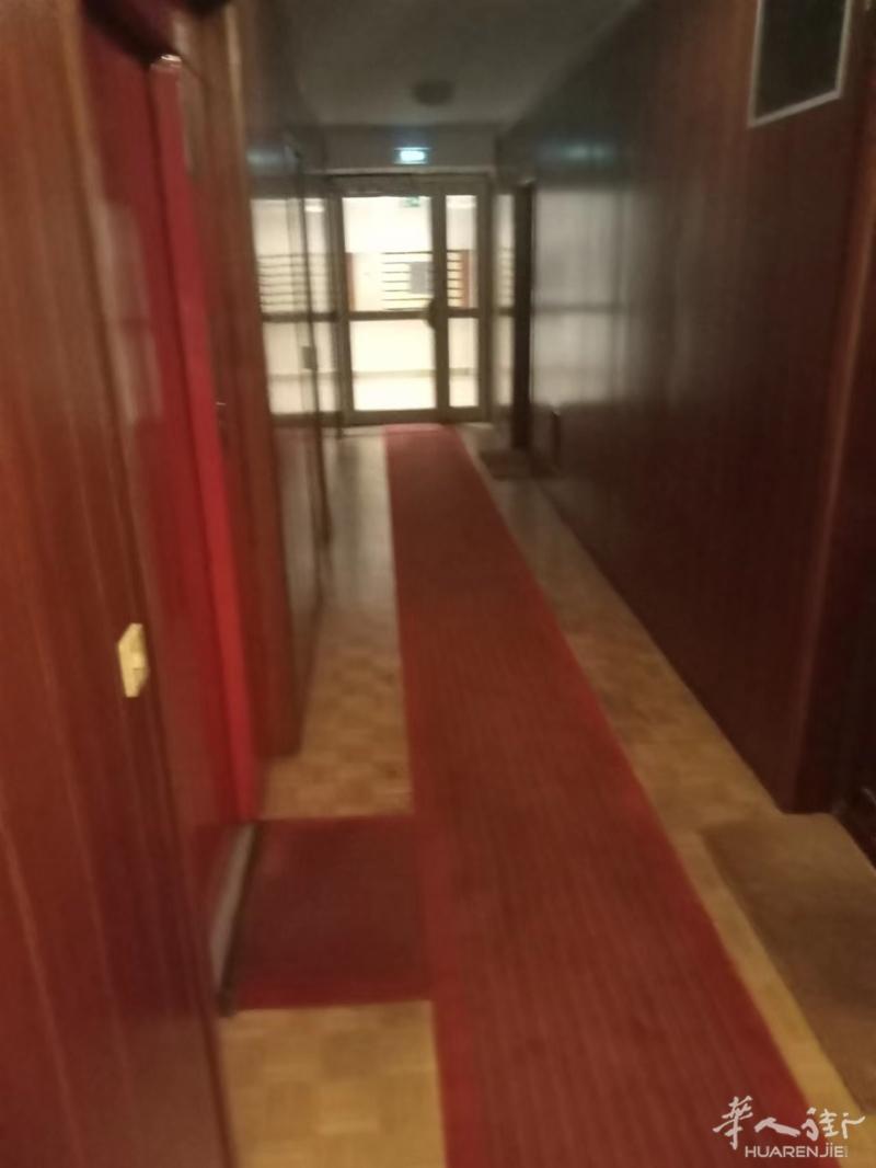 6区 30平studio家具齐全有洗衣机，落地窗采光超好