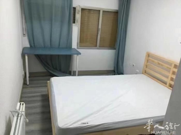 🏡马德里地铁北部10号线Fuencarral出租单间，租金420， 新装修房，
