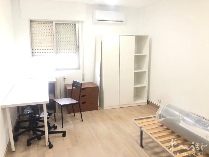 《马德里Leganés 市中心四室两厅两卫两阳台 可整租可分租》 全新装修，首次