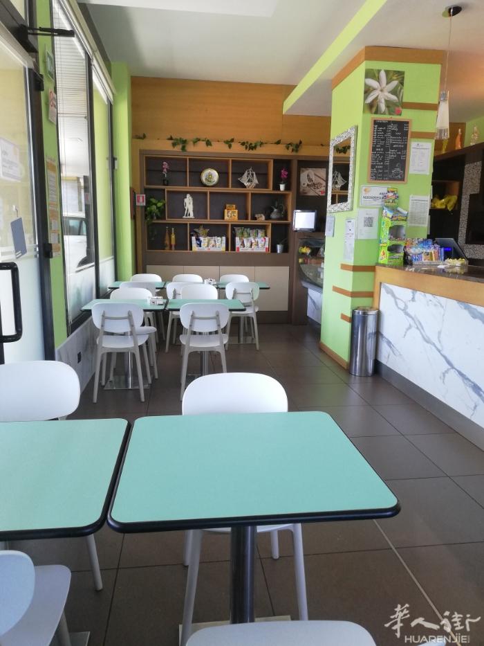 Gallarate 火车站对面酒吧转让。内有三台老虎机，20/30 个位置
