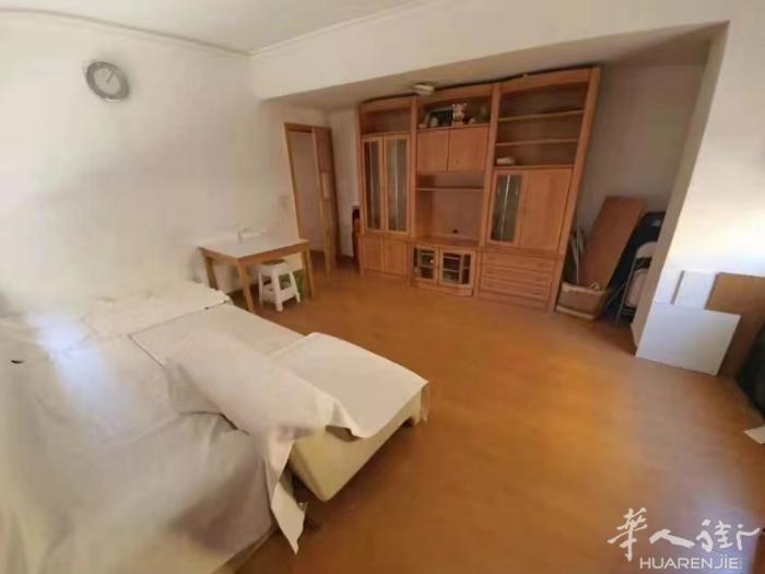 🔵马德里vallecas区，地铁1号线nueva numancia整租，地铁口
