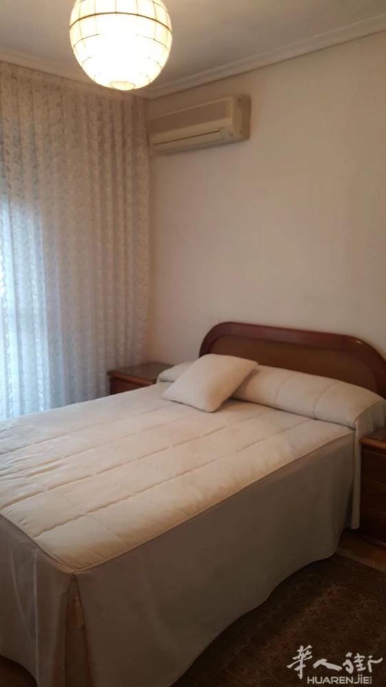🏡马德里6号线 plaza eliptica 大床房招租 带空调，房子三室一厅