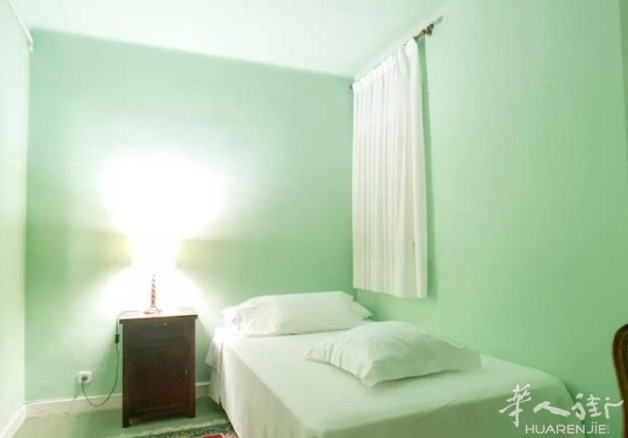 🏡巴塞两个房间出租(可短租)，sants附近 ​房子三室两卫，房东住一间(带独