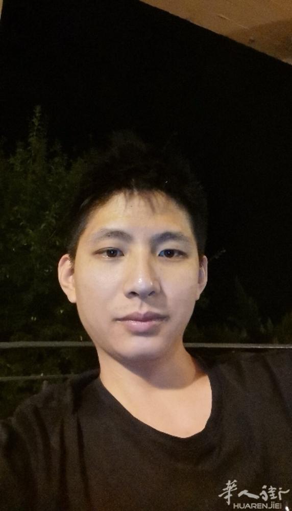本人在佛罗伦萨打工  工资2500  有车证 在意大利十几年身高1.75 体重1