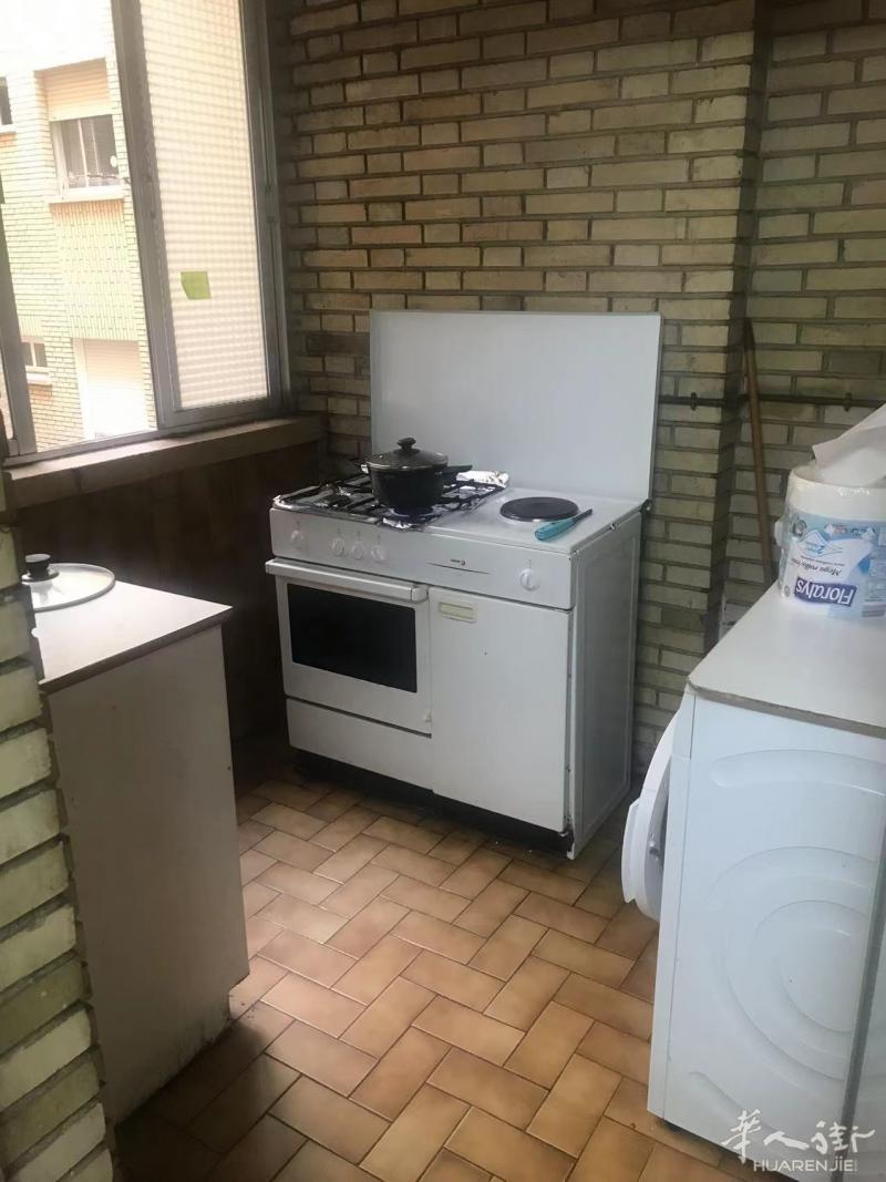 7号线出租房间 仅限女生 可办住家