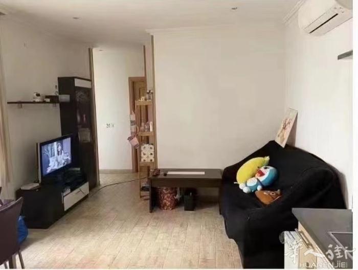 🏡马德里6/10principe pio地铁口一分钟单间出租，房间有空调暖气
